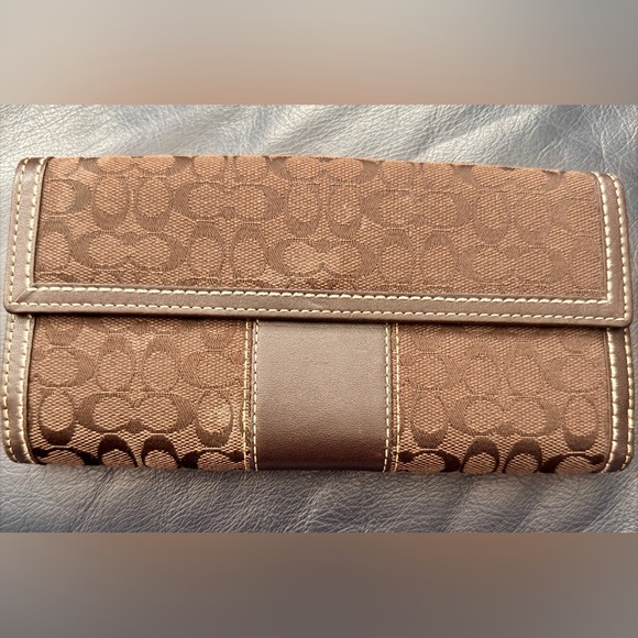 COACH Signature Canvas Wallet circa 2010 - Picture 3 of 5